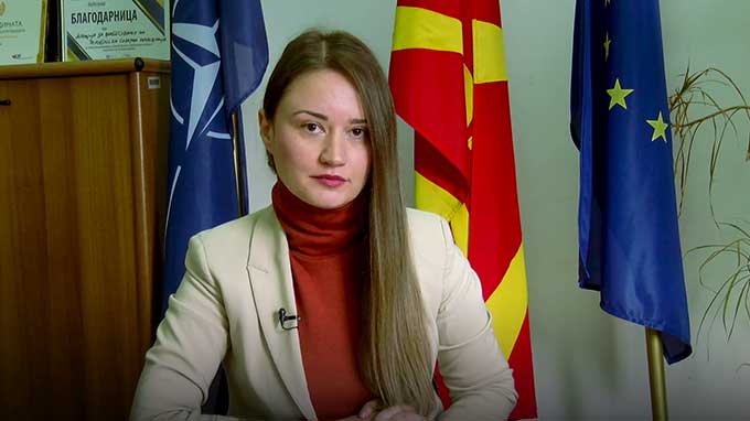 images prasaj Dali pri odlucuvanje po baranje za paricen nadomest vo AVRSM za zanaetcija ili individualen zemjodelec koi ne se obvrzani da plakaat pridonesi se zema predvid toj staz intro